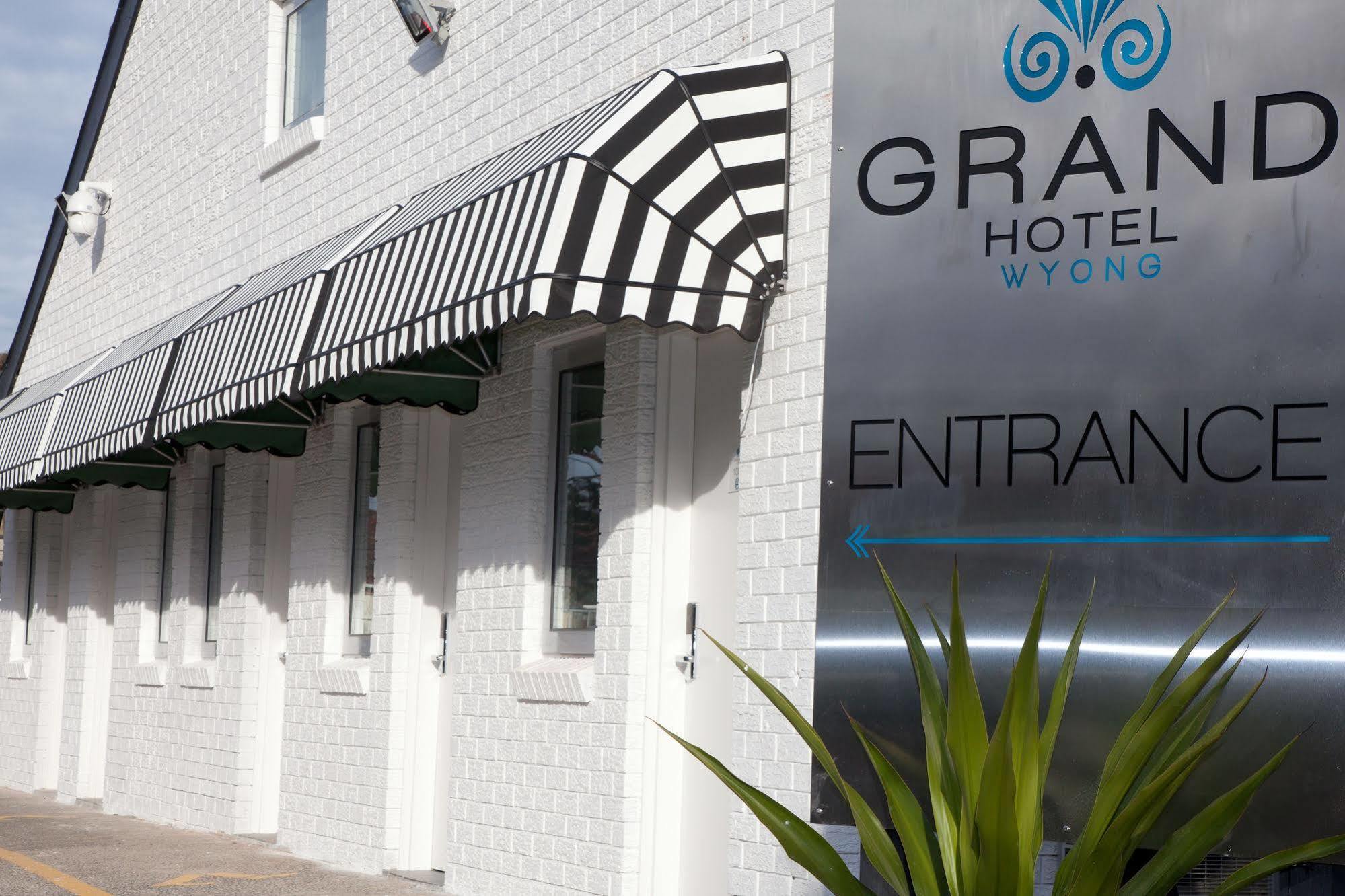 Grand Hotel And Studios Вайонг Екстер'єр фото